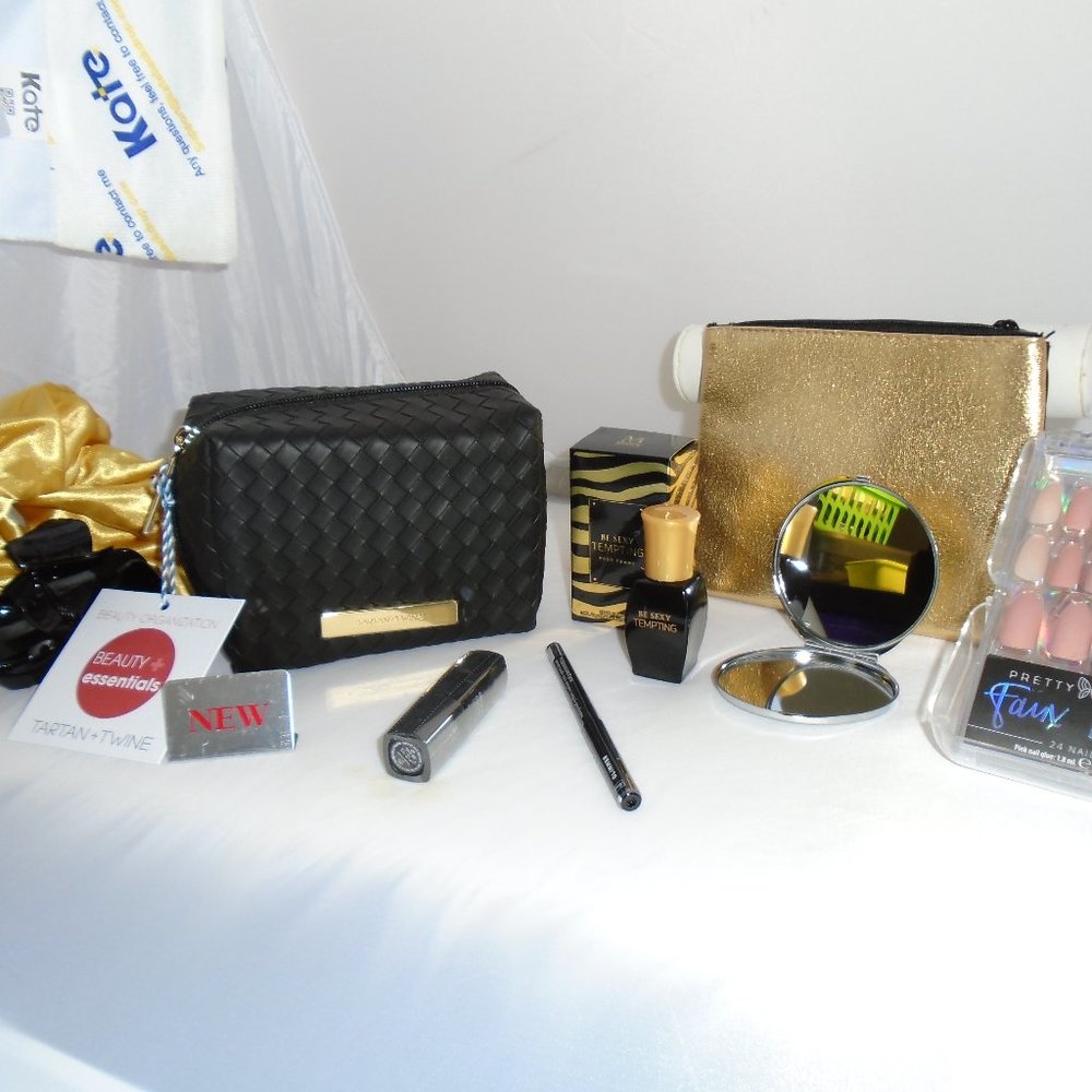 9pc- Makeup Beauty Bundle (NWT)